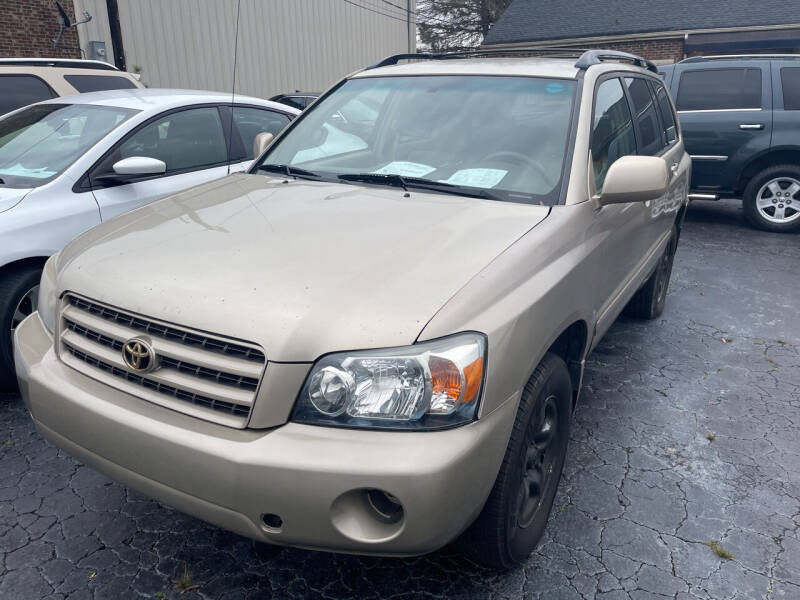 2005 Toyota Highlander for sale at RTP AUTO SALES  INC in Durham NC