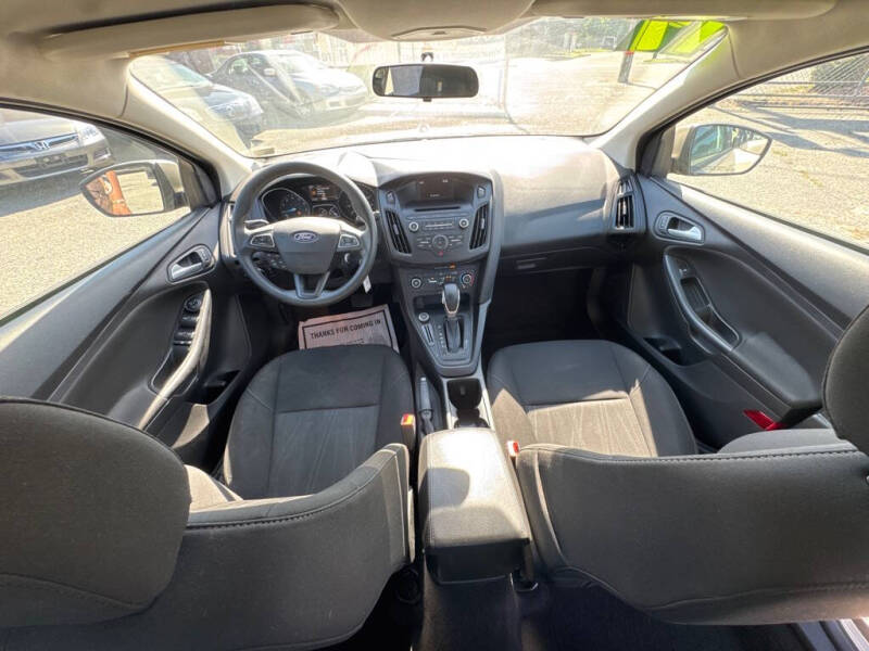 2017 Ford Focus SE