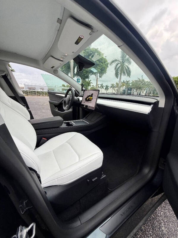 2025 Tesla Model Y Long Range