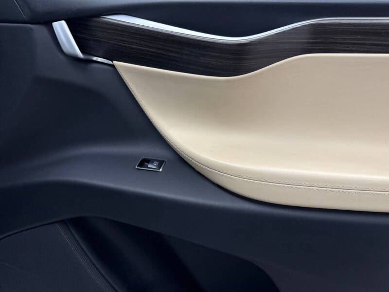 2016 Tesla Model X 75D