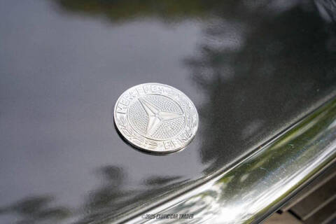 1986 Mercedes-Benz 560-Class 560 SL