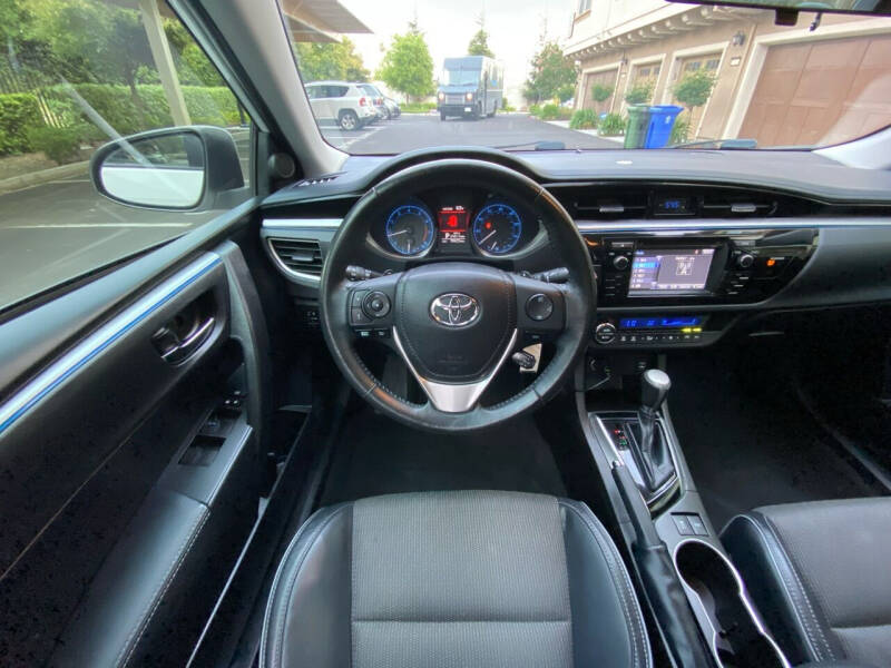 2015 Toyota Corolla S photo 11