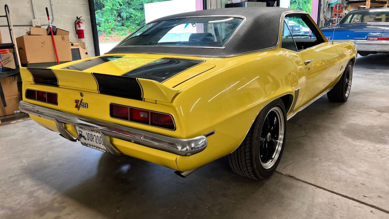 1969 Chevrolet Camaro 10