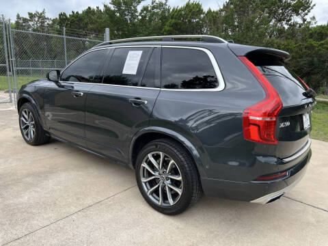 2017 Volvo XC90 T6 Momentum