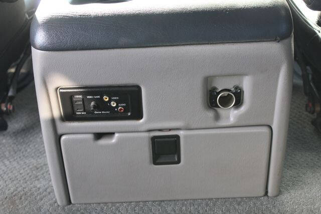 2006 Freightliner M2 106