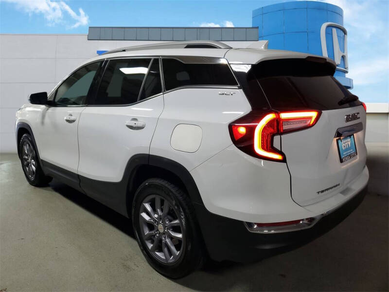 2023 GMC Terrain SLT