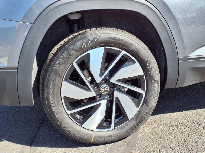 2025 Volkswagen Atlas SE