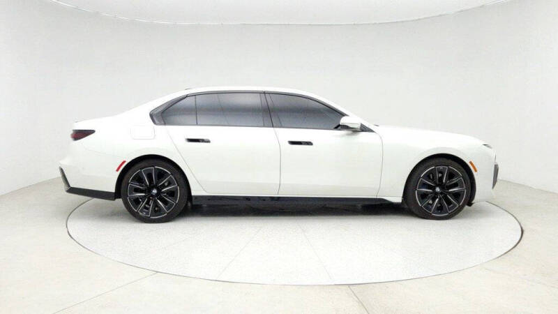 2023 BMW 7 Series 740i