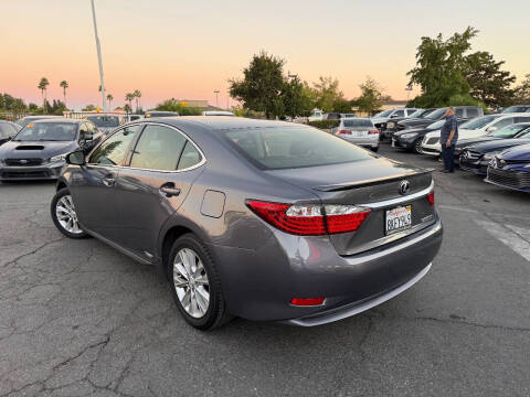 2014 Lexus ES 300h