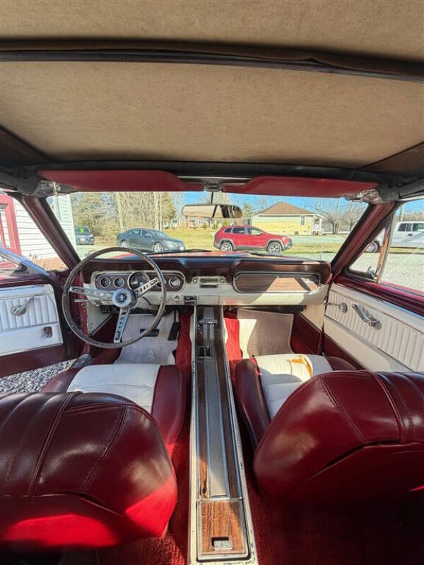 1966 Ford Mustang convertible V8