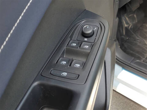 2025 Volkswagen Taos SEL 4Motion