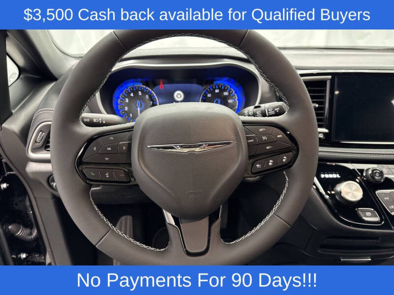 2026 Chrysler Pacifica Select