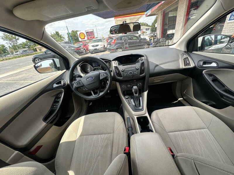 2017 Ford Focus SE