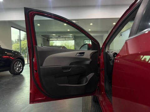 2014 Chevrolet Sonic LT Manual