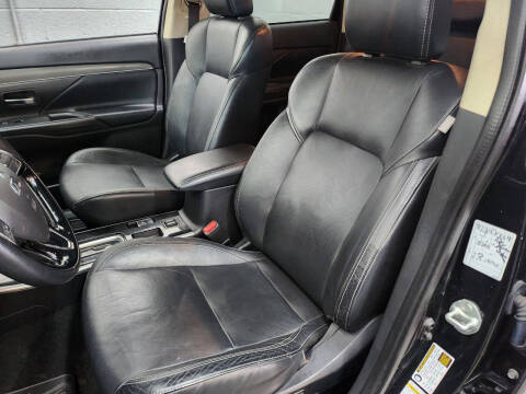 2020 Mitsubishi Outlander SE