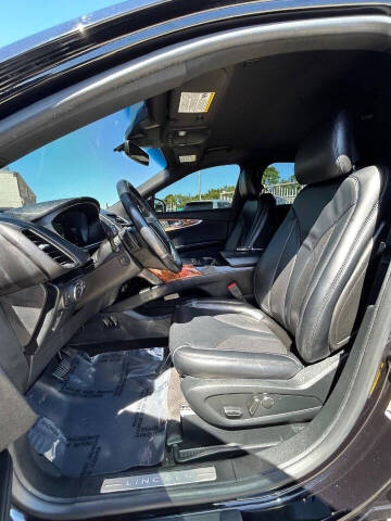 2019 Lincoln Nautilus Select