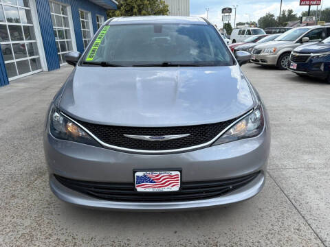 2020 Chrysler Voyager LX