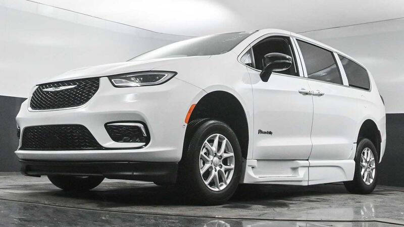 2025 Chrysler Pacifica Select