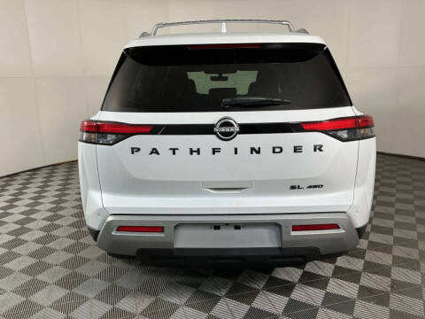2025 Nissan Pathfinder SL