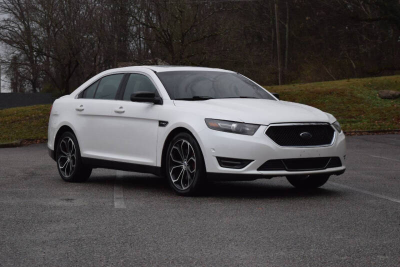 2015 Ford Taurus SHO's photo