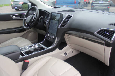 2022 Ford Edge Titanium