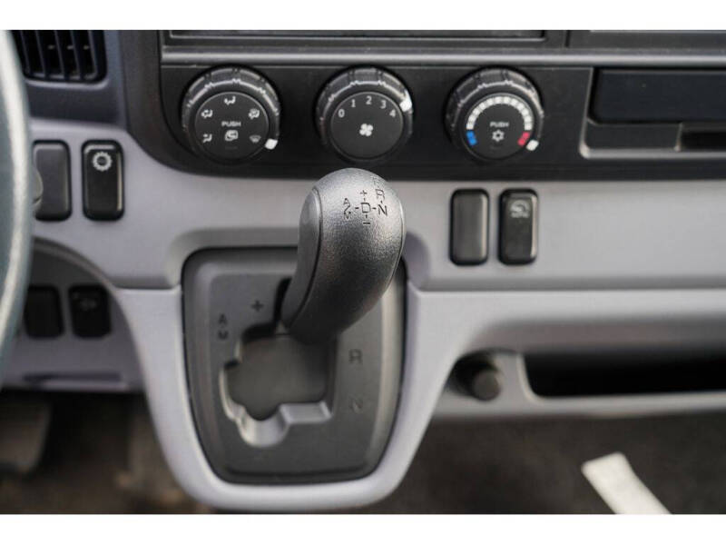 2015 Mitsubishi Fuso FE180