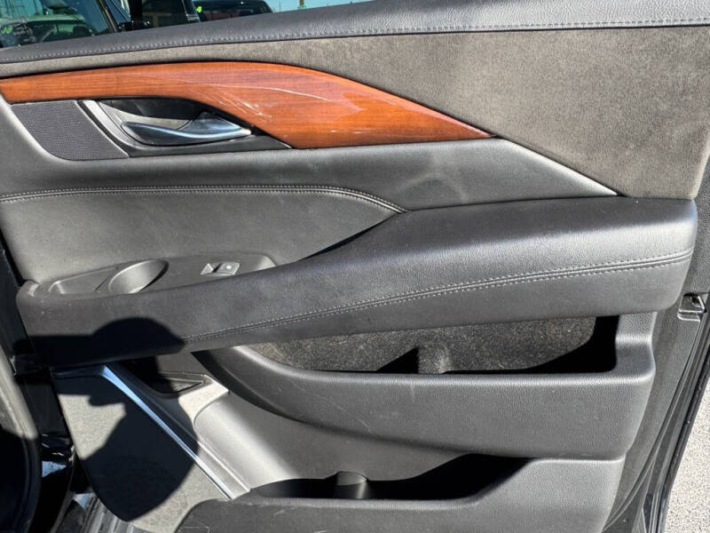 2018 Cadillac Escalade ESV Luxury