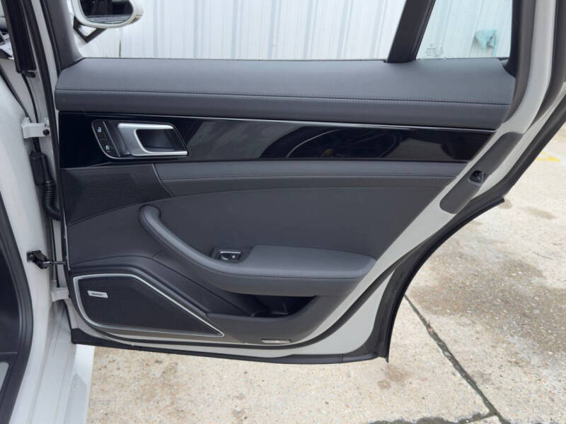 2022 Porsche Panamera 4S E-Hybrid