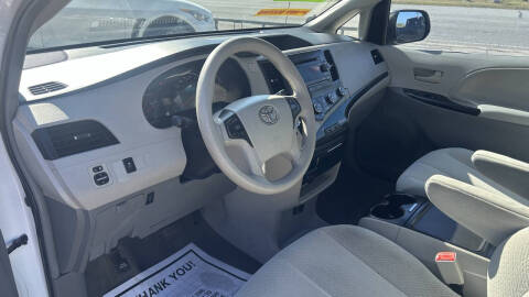 2012 Toyota Sienna LE 8-Passenger