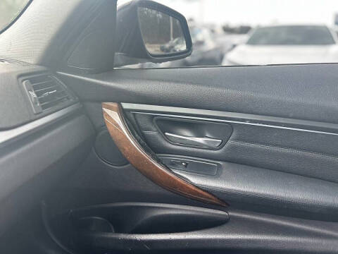 2015 BMW 3 Series 328i