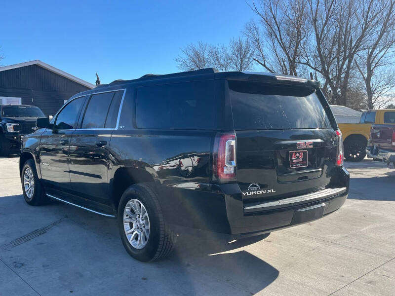 2017 GMC Yukon XL SLT