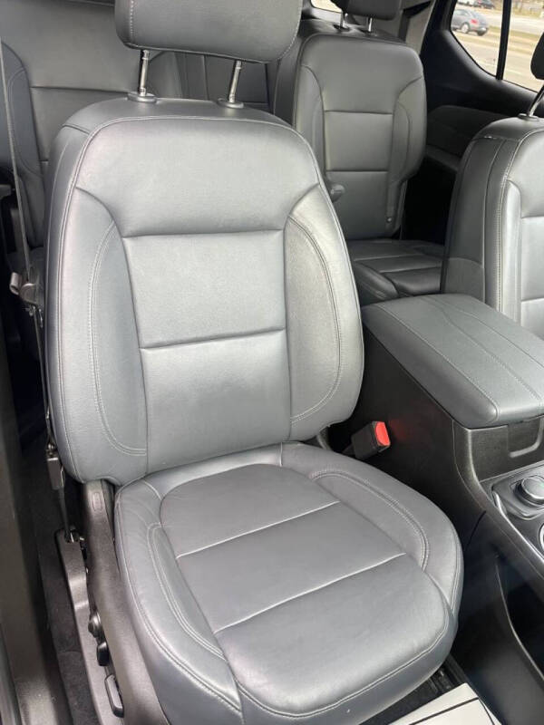 2021 Chevrolet Traverse LT Leather