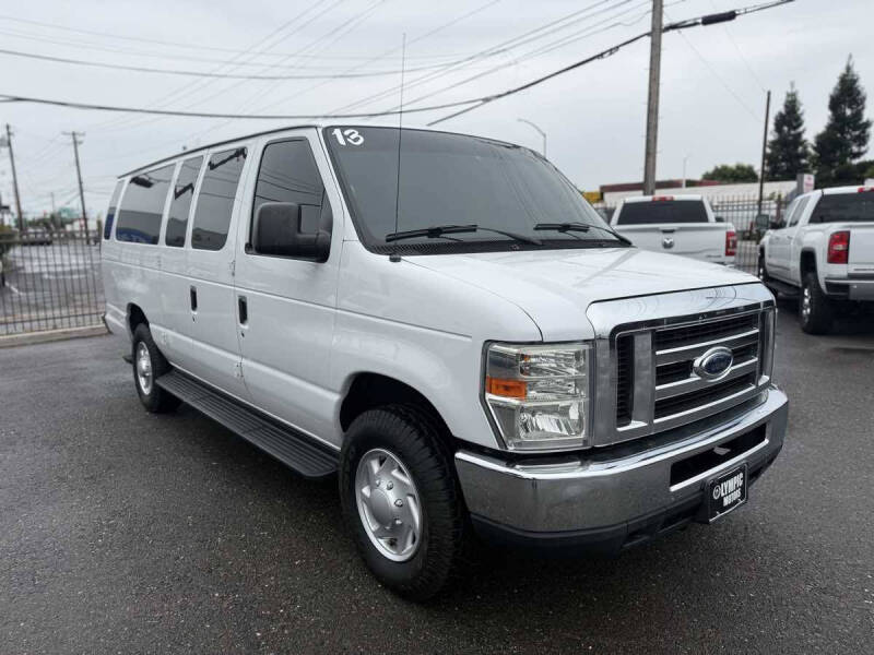 2013 Ford E-Series E-350 SD XLT