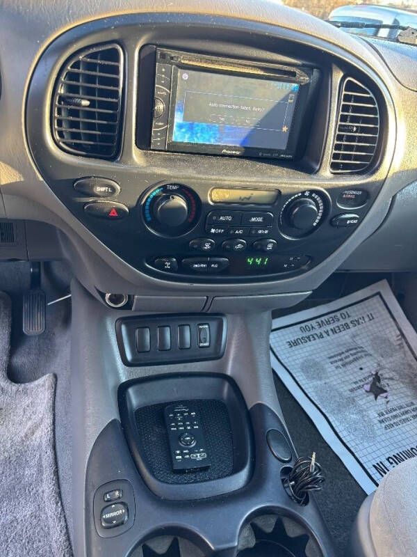 2005 Toyota Sequoia SR5