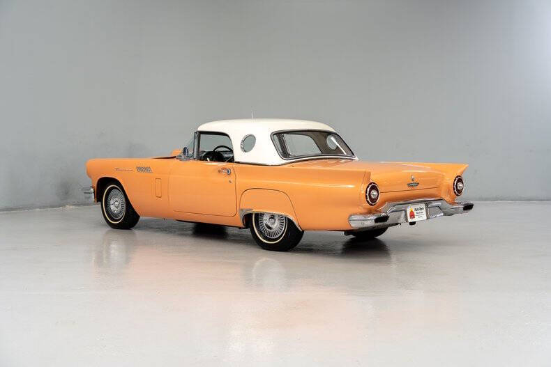 1957 Ford Thunderbird