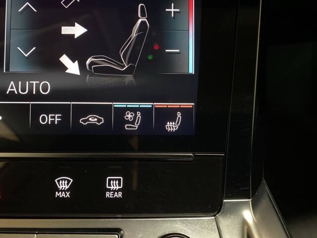 2024 Audi Q8 e-tron quattro Premium Plus