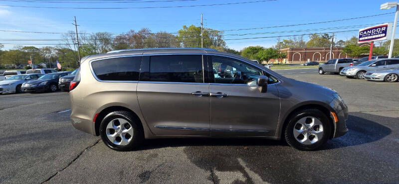 2017 Chrysler Pacifica Touring-L Plus