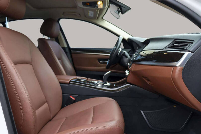 2016 BMW 5 Series 528i