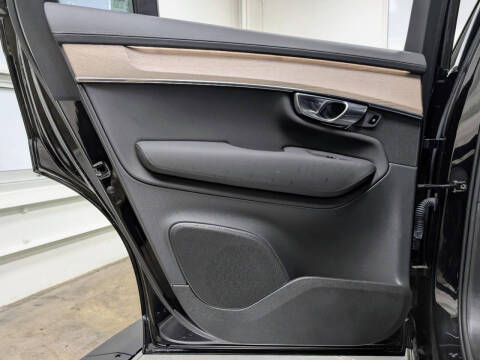 2025 Volvo XC90 B5 Plus Bright Theme 7P