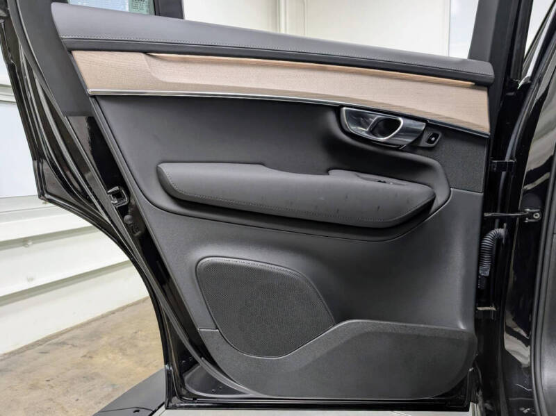 2025 Volvo XC90 B5 Plus Bright Theme 7P