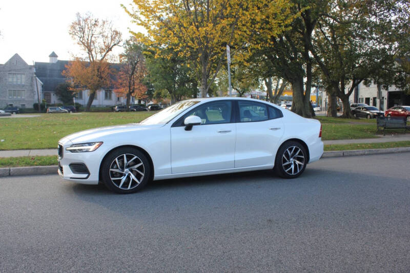 2020 Volvo S60 T5 Momentum