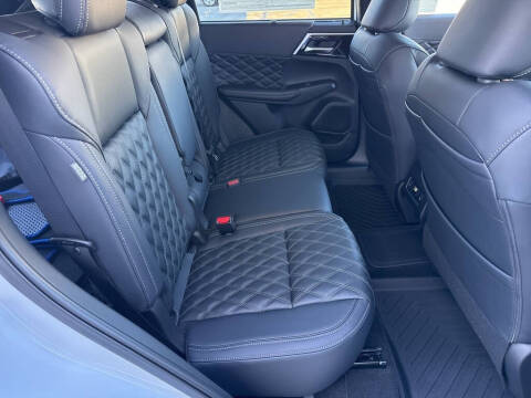 2025 Mitsubishi Outlander PHEV SEL