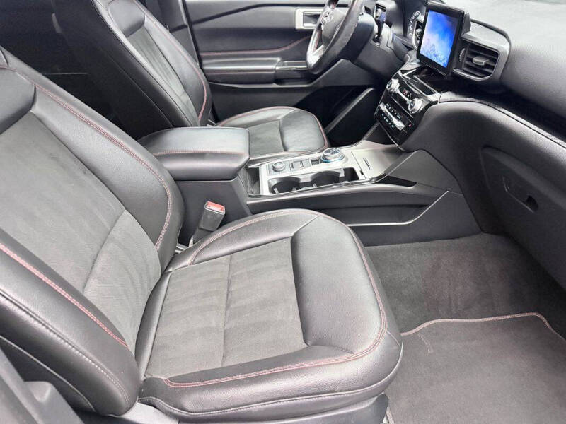 2022 Ford Explorer ST-Line