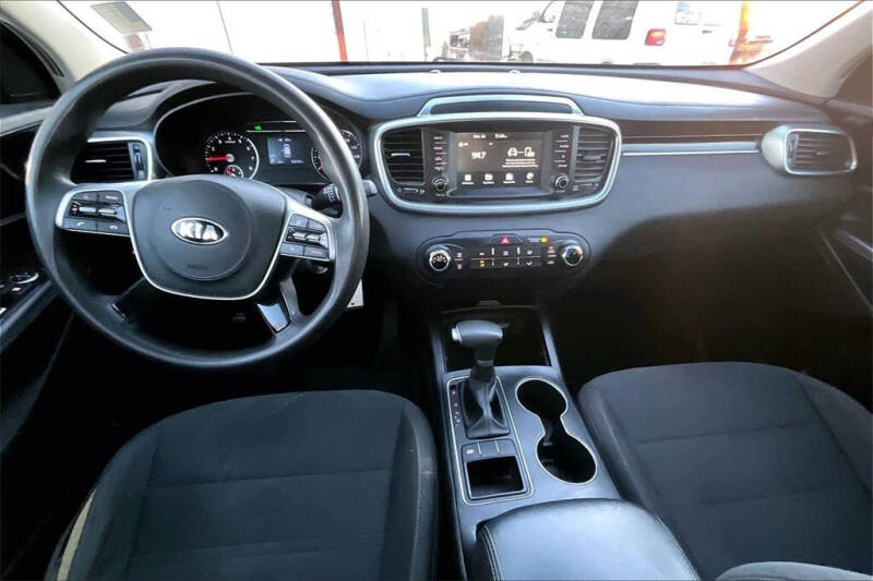 2020 Kia Sorento LX