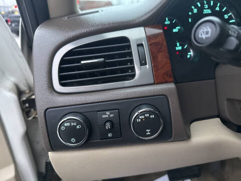 2011 GMC Yukon XL SLT