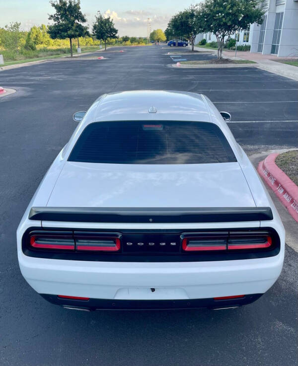 2018 Dodge Challenger SXT Plus