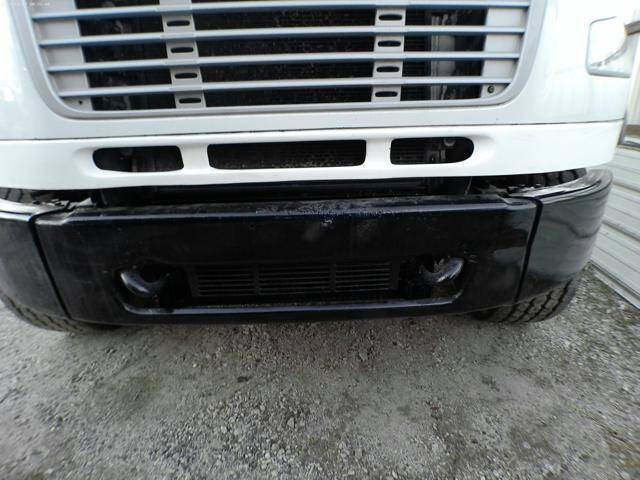 2013 Freightliner M2 106