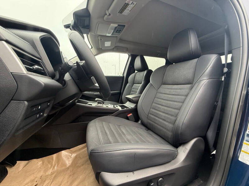 2025 Mitsubishi Outlander PHEV SE