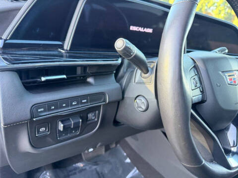 2023 Cadillac Escalade Sport