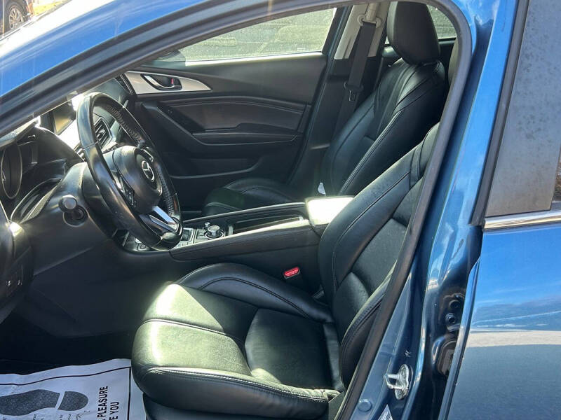 2018 Mazda MAZDA3 Touring